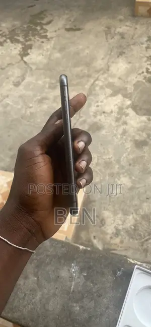Apple iPhone 11 64 GB Black