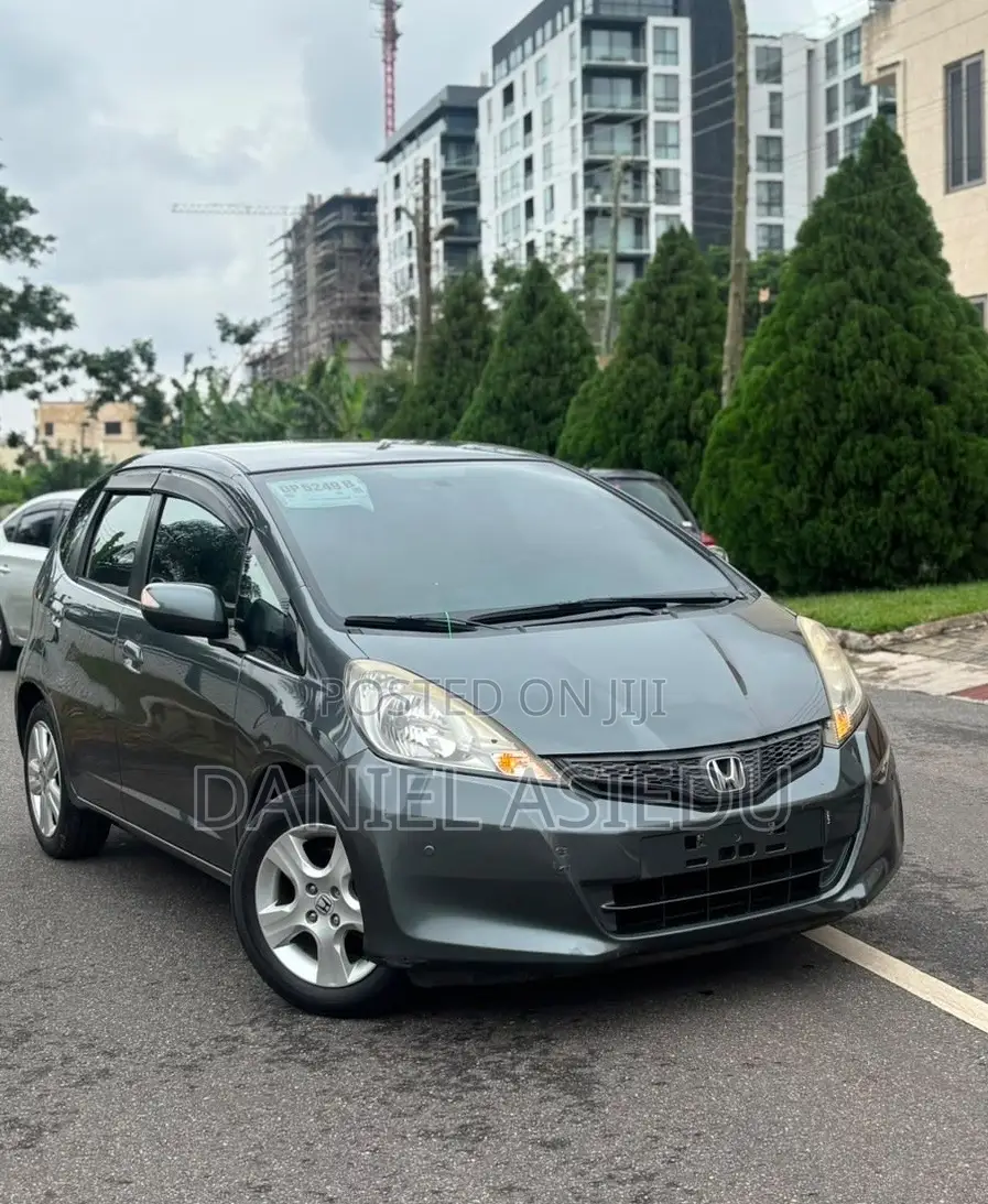 Honda Fit Automatic 2011 Gray