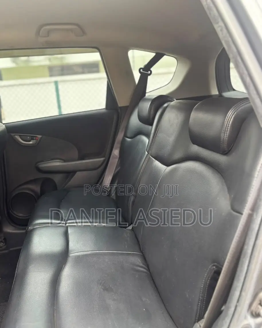 Honda Fit Automatic 2011 Gray