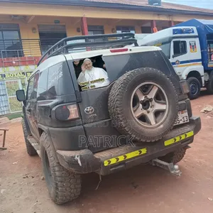 Toyota FJ Cruiser 2012 Matt Black