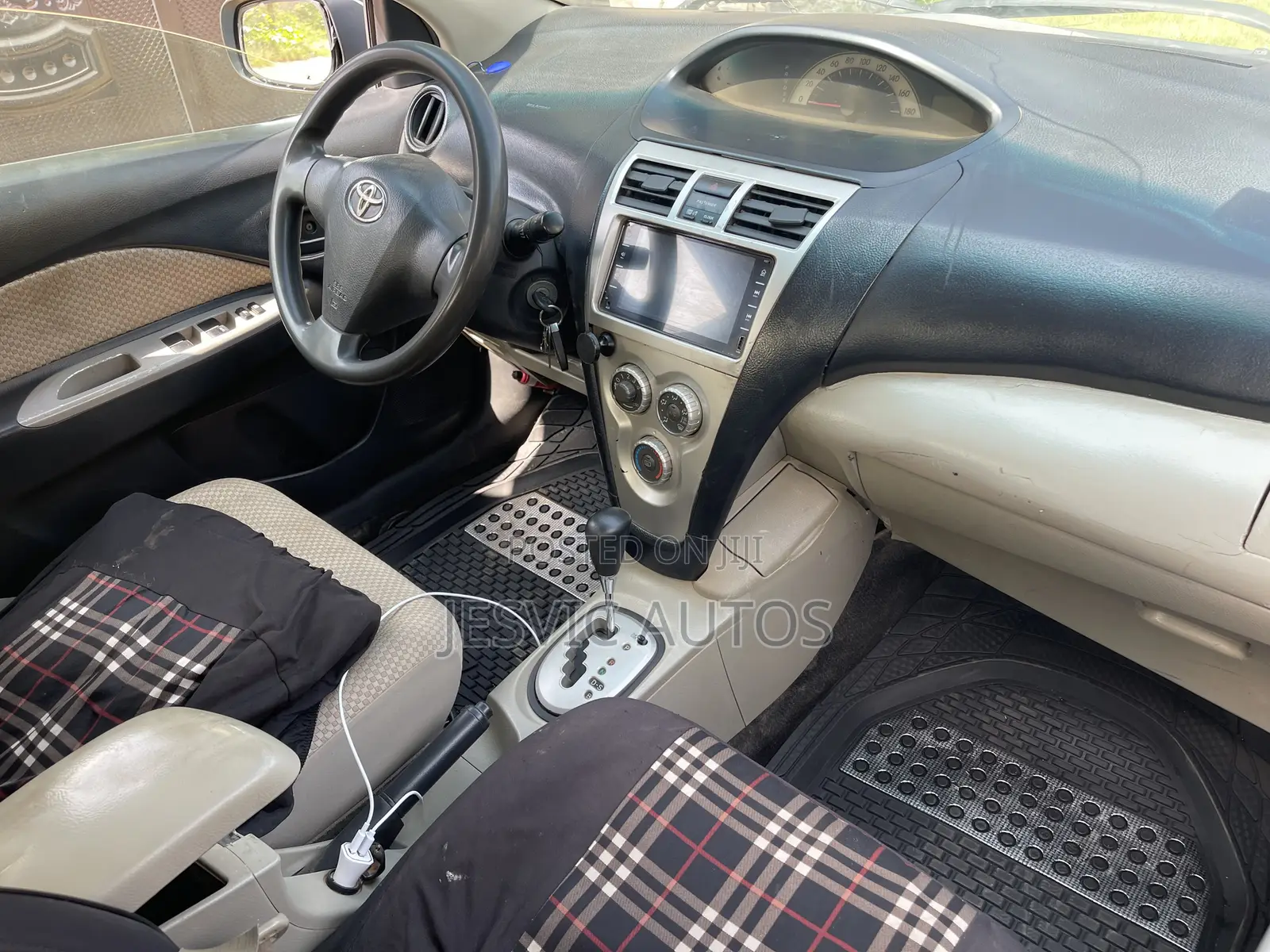 Toyota Belta 2010 Blue