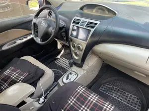 Toyota Belta 2010 Blue