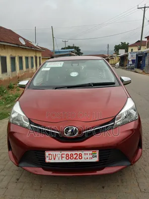 Toyota Vitz 1.0 FWD 3dr 2015 Maroon