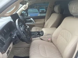 Toyota Land Cruiser 2016 White