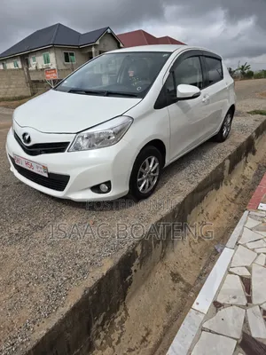 Toyota Vitz 2014 Pearl