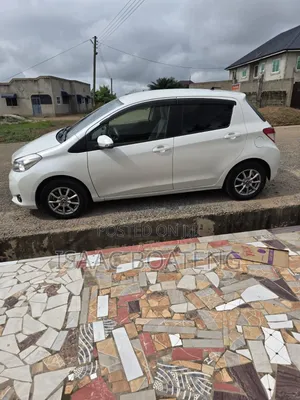 Toyota Vitz 2014 Pearl