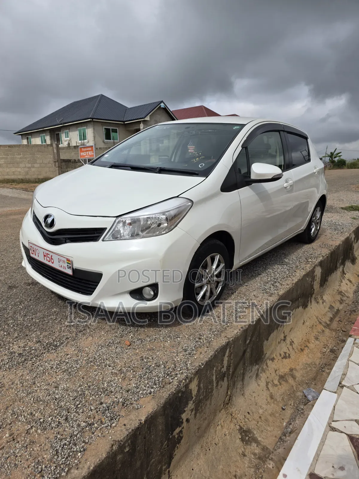 Toyota Vitz 2014 Pearl