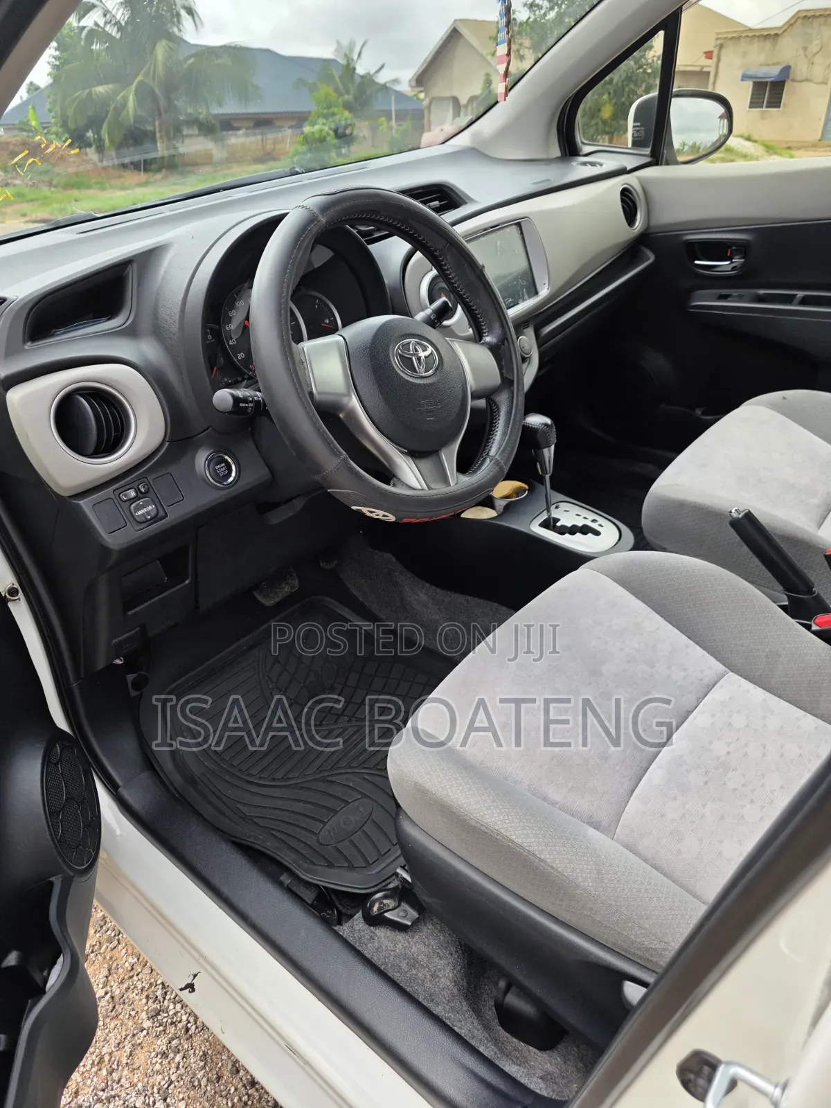 Toyota Vitz 2014 Pearl