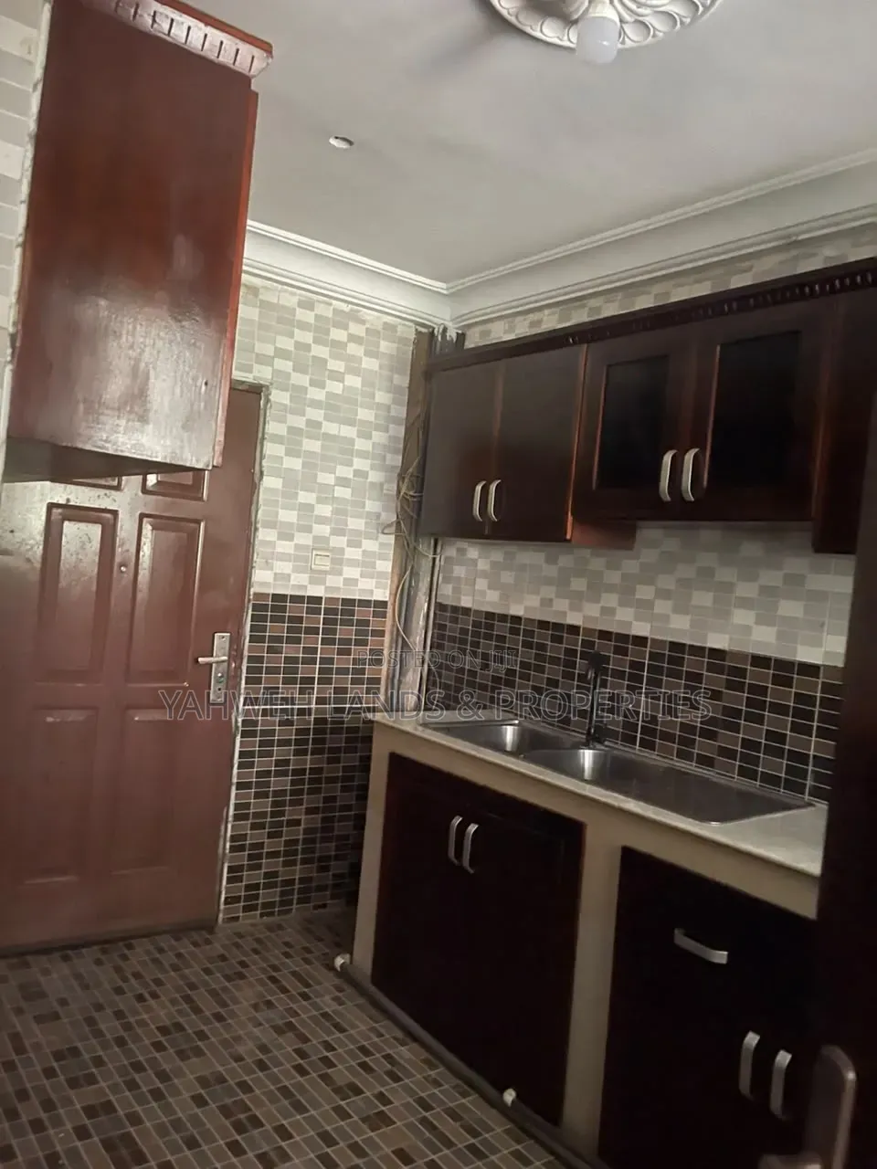 3bdrm Apartment in Spintex, Baatsona Total for rent