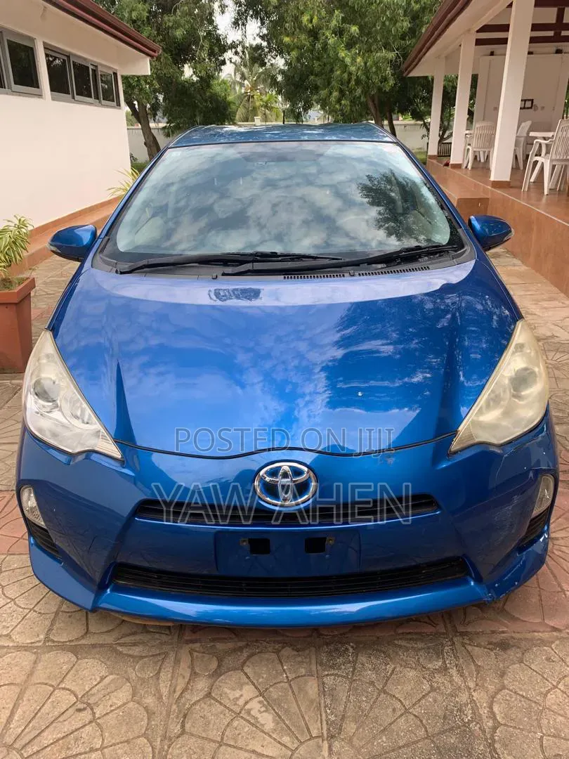 Toyota Aqua G 2014 Blue
