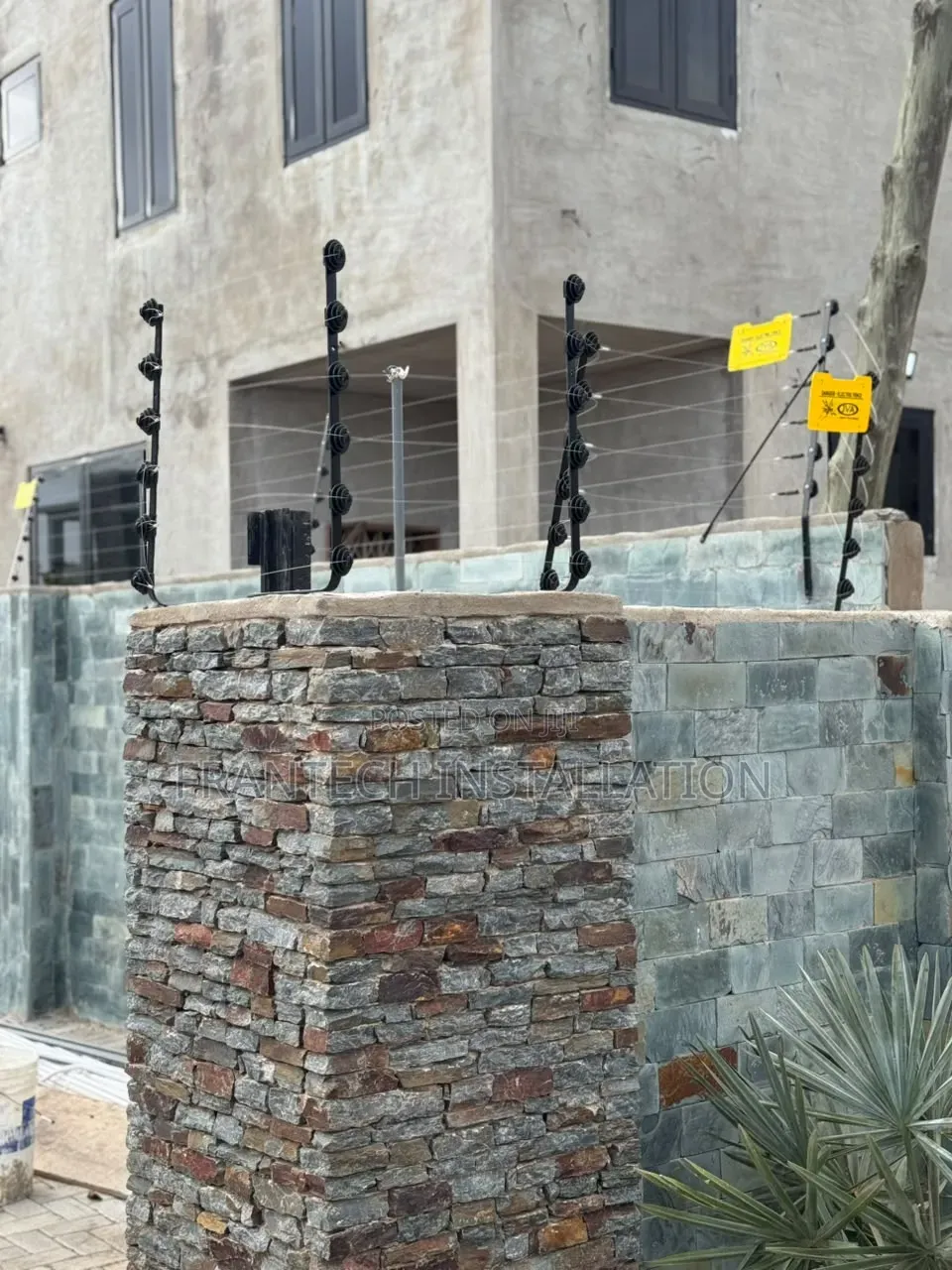 Smart Electric Fence Installer