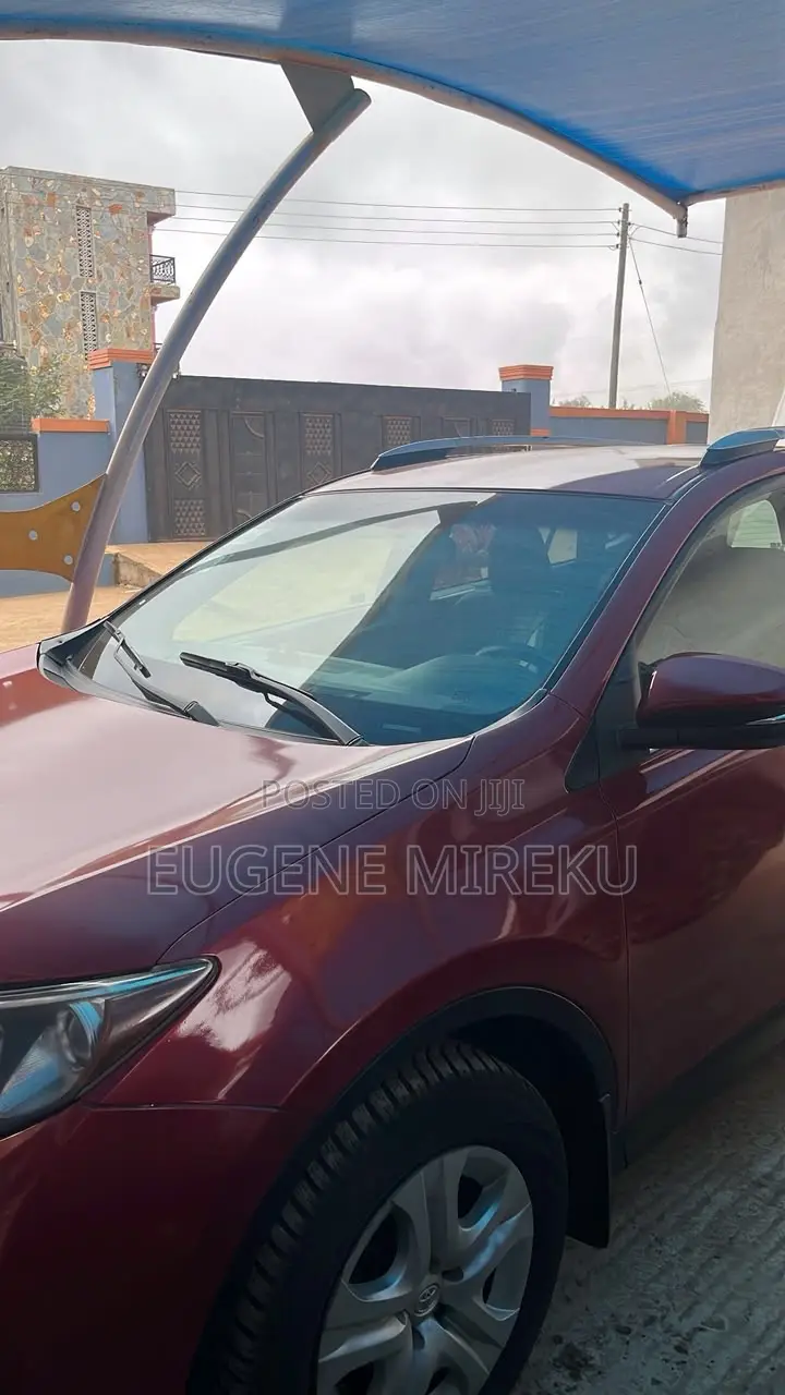 Toyota RAV4 2015 Red