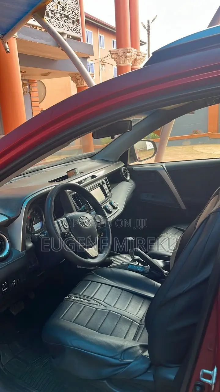 Toyota RAV4 2015 Red