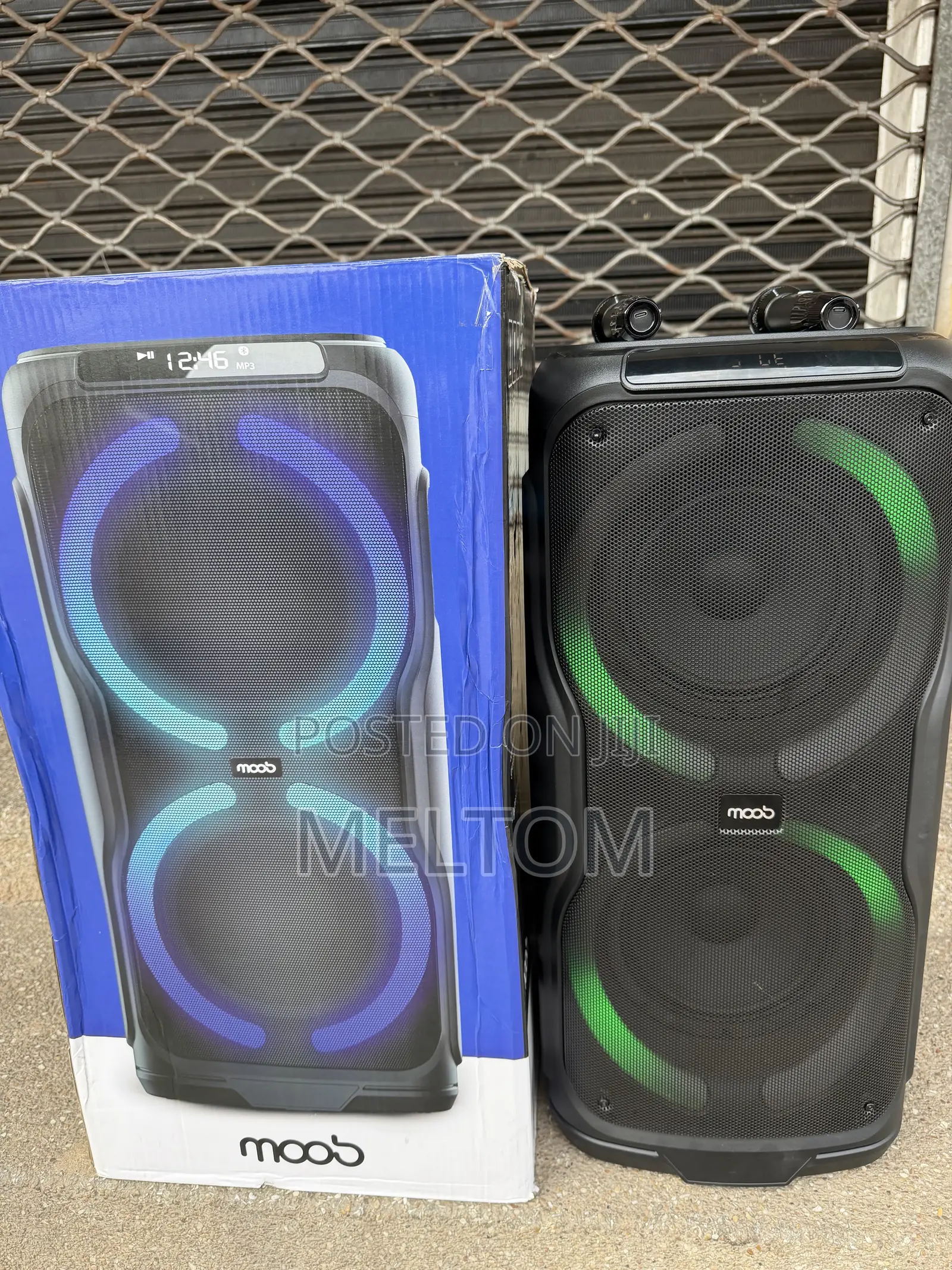 Mood 8x8inches Bluetooth Rechargeable Speaker With 2wireless Mics