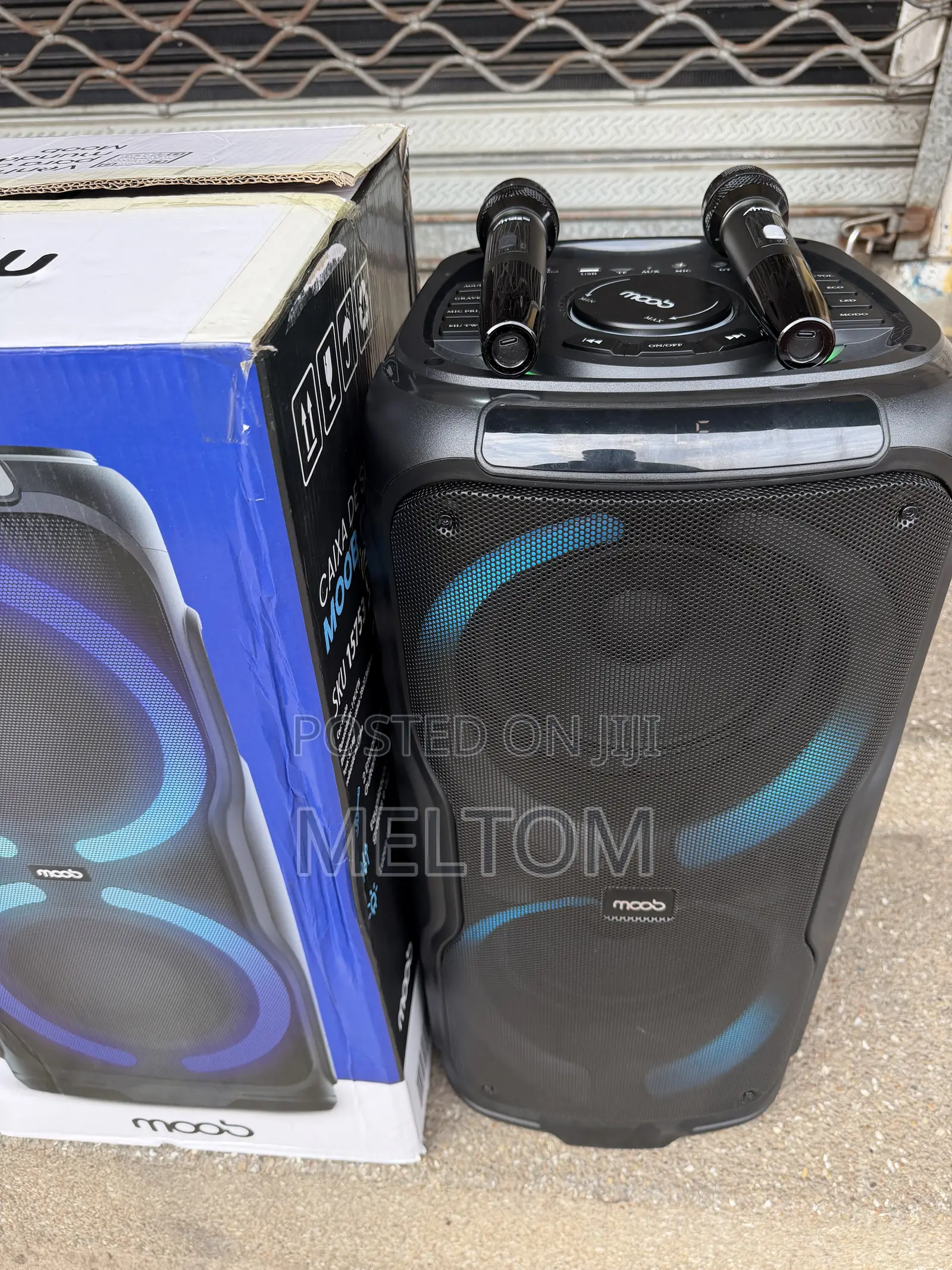 Mood 8x8inches Bluetooth Rechargeable Speaker With 2wireless Mics