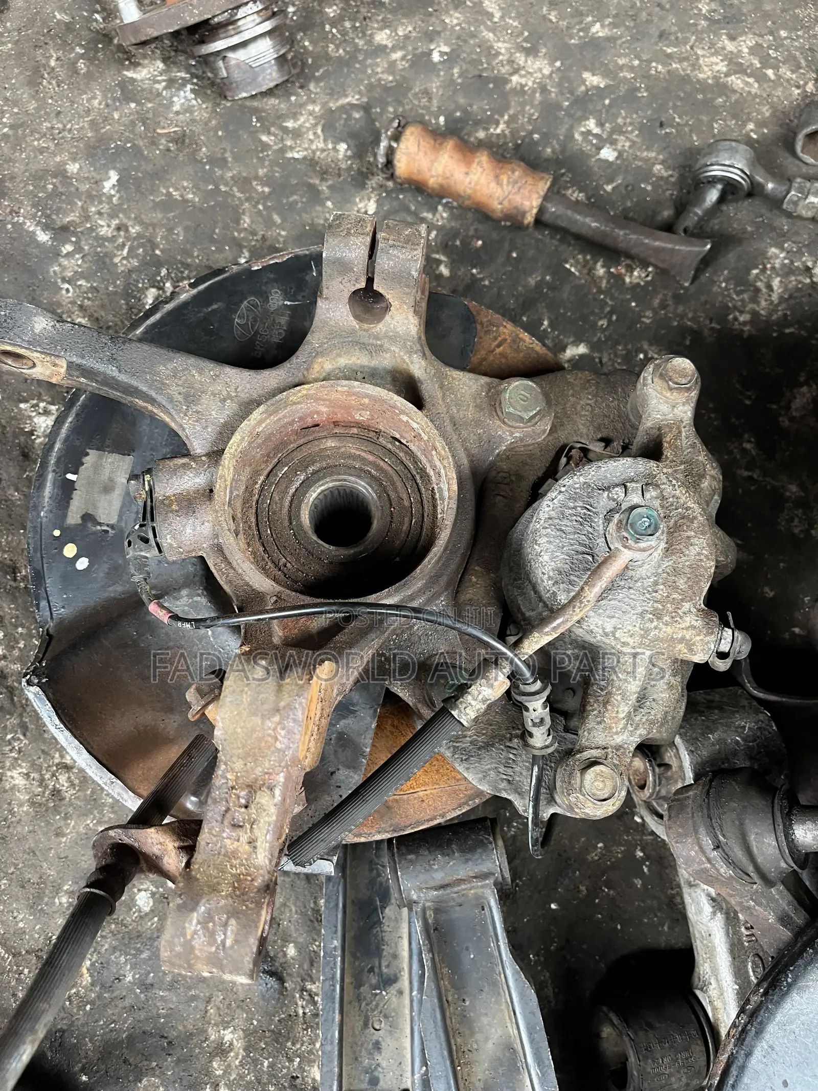 Hyundai Tucson 2012 iX35 Front Hub Complete