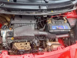 Toyota Vitz 1.3 AWD 5dr 2010 Red