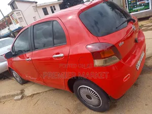 Toyota Vitz 1.3 AWD 5dr 2010 Red