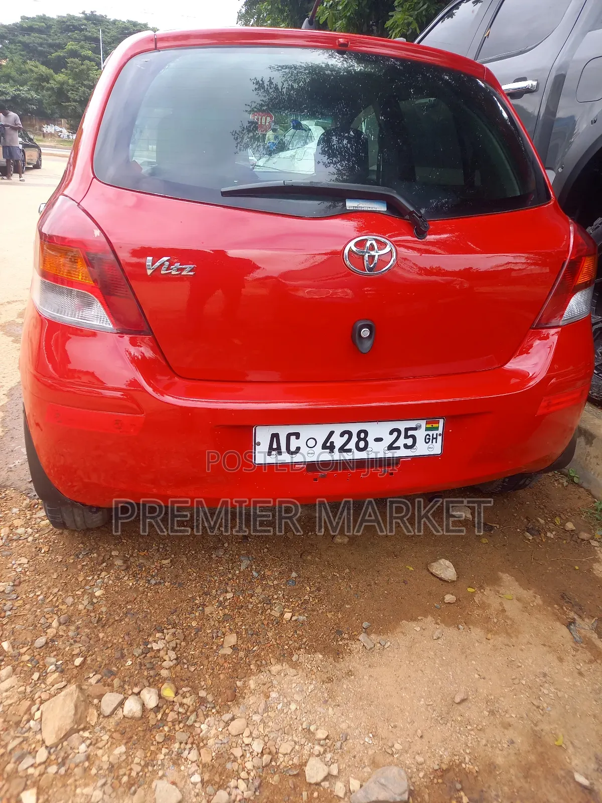 Toyota Vitz 1.3 FWD 5dr 2010 Red