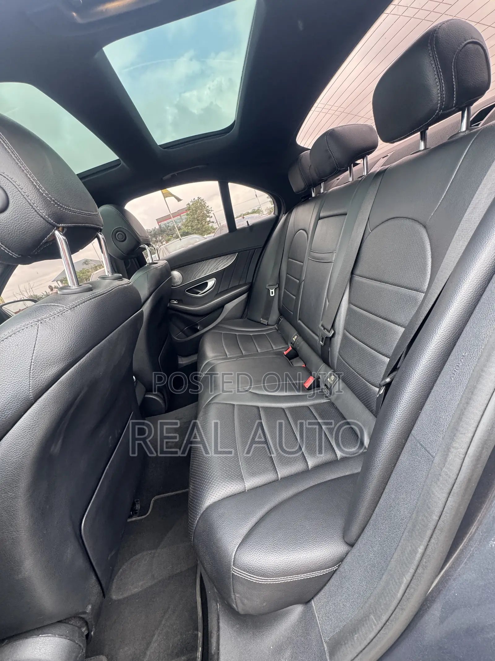 Mercedes-Benz C300 Sport 4Matic Sedan AWD (2.0L 4cyl 7A) 2017 Gray