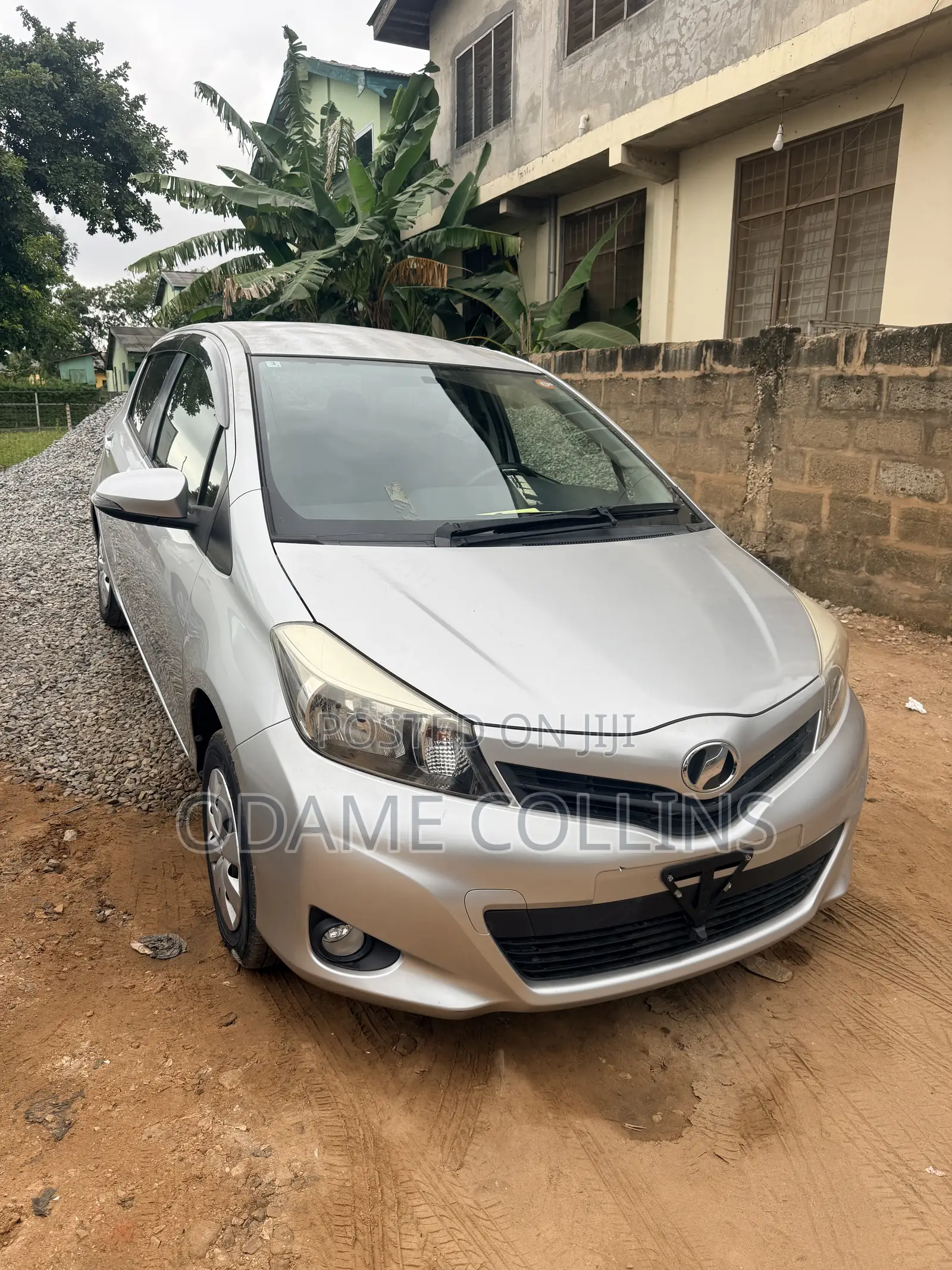 Toyota Vitz 2012 Silver