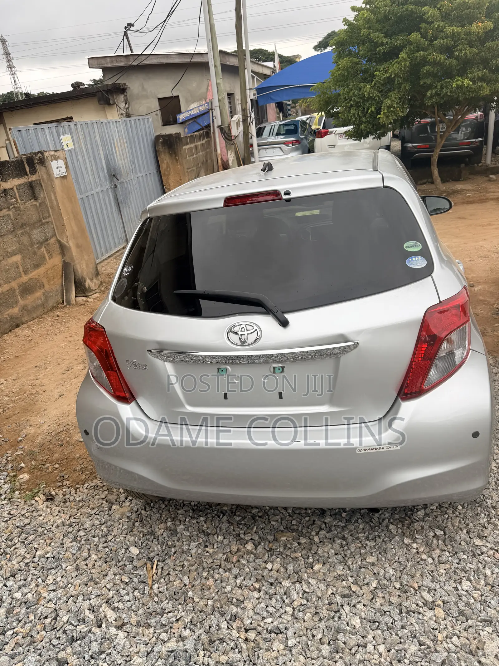 Toyota Vitz 2012 Silver