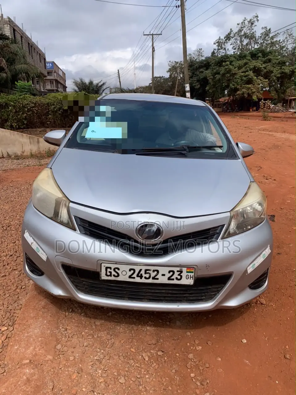 Toyota Vitz 2012 Silver