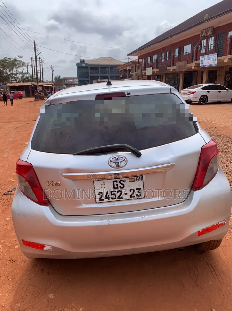 Toyota Vitz 2012 Silver