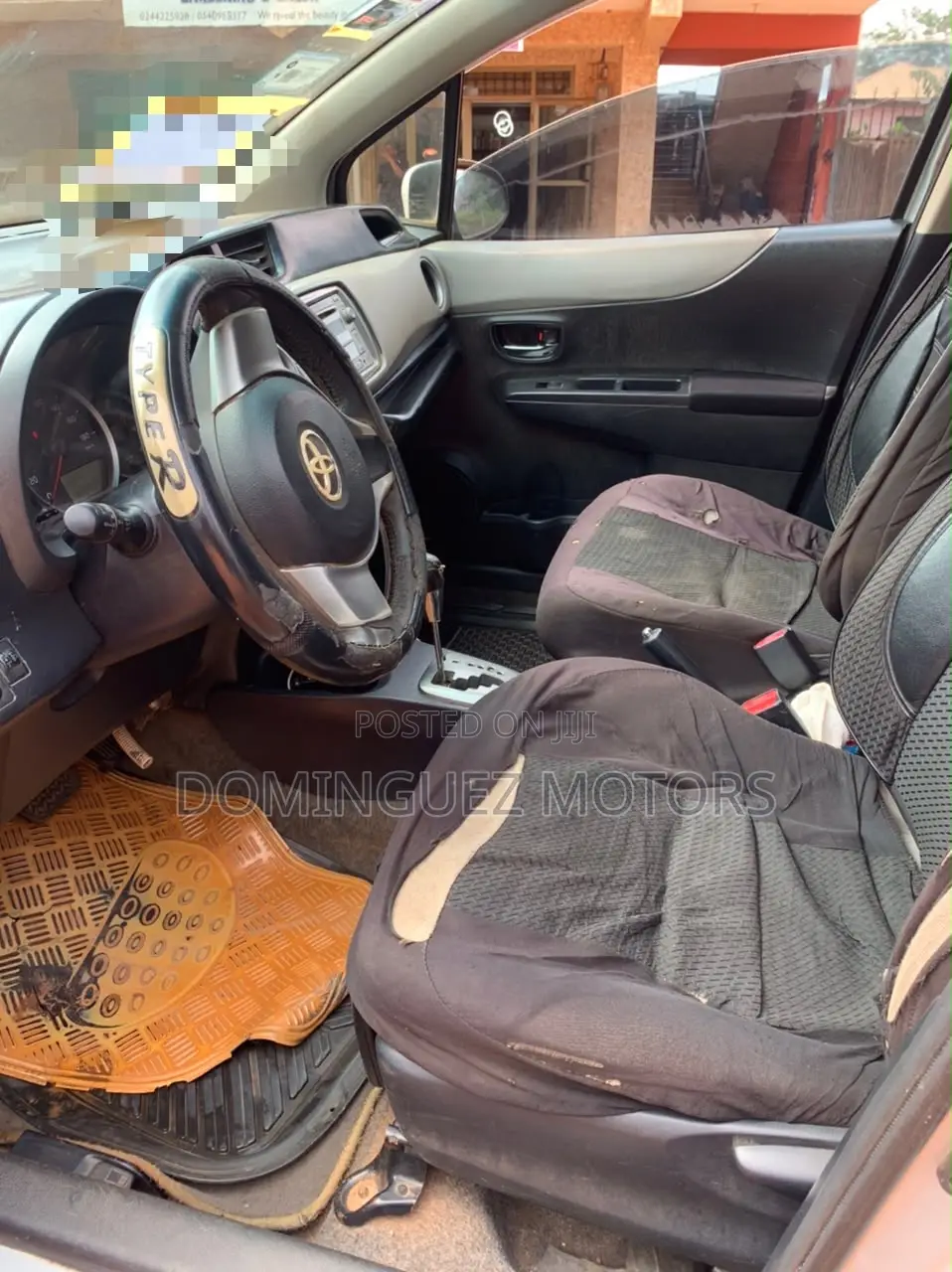 Toyota Vitz 2012 Silver