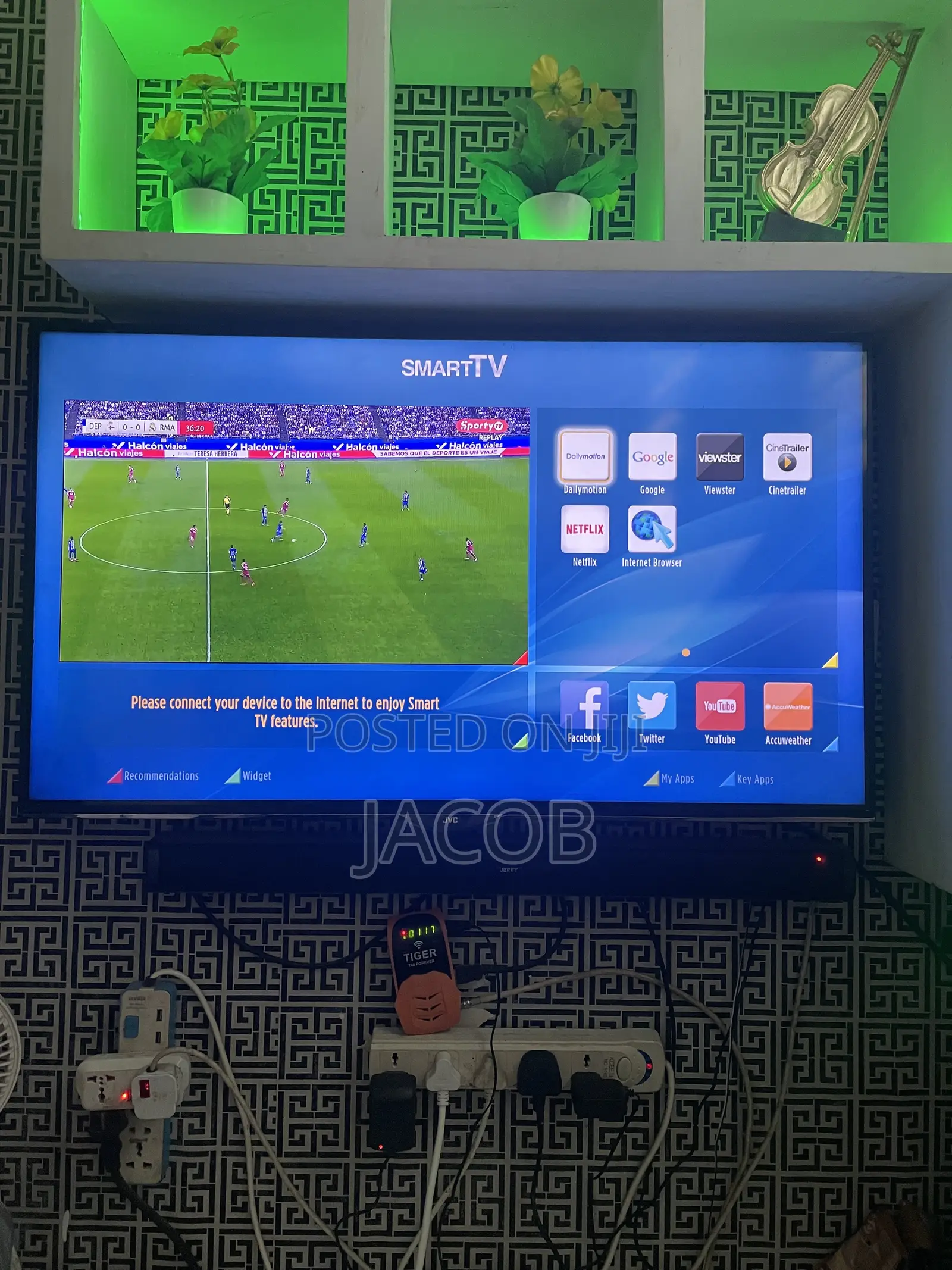 JVC 40” Smart TV