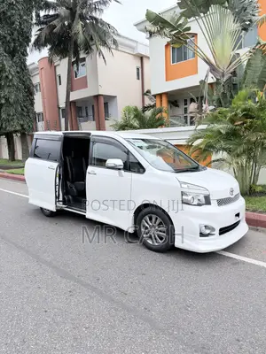 Toyota Voxy 2010 White