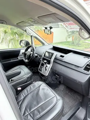 Toyota Voxy 2010 White