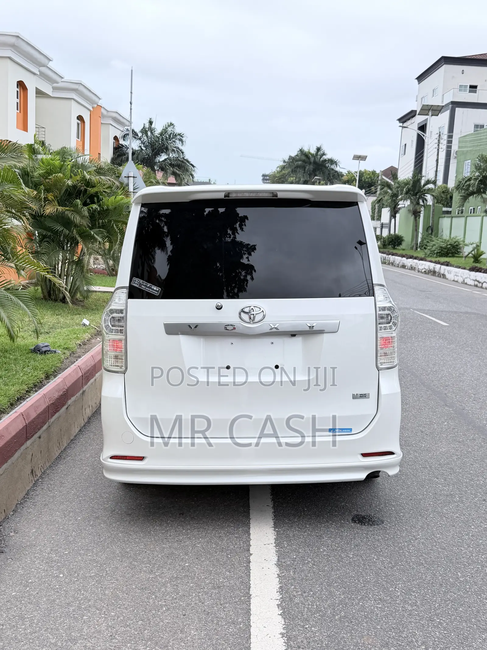 Toyota Voxy 2010 White