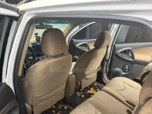 Toyota RAV4 3.5 2012 White