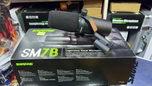 SHURE SM7B Studio Microphone