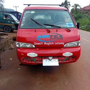 Hyundai H-100 2004 Red