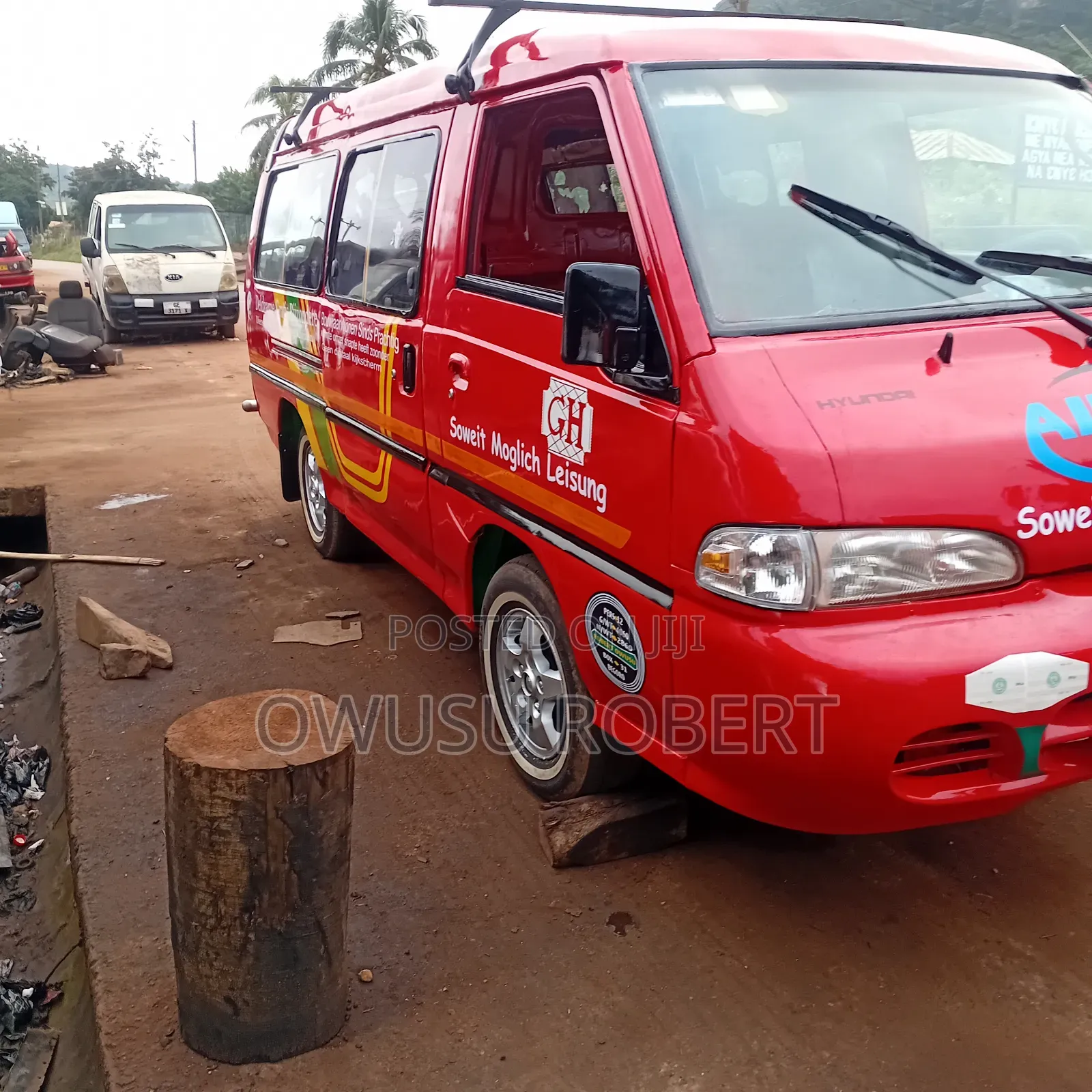 Hyundai H-100 2004 Red