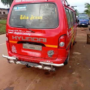 Hyundai H-100 2004 Red