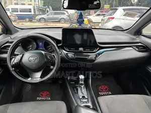 Toyota C-HR 2018 Silver