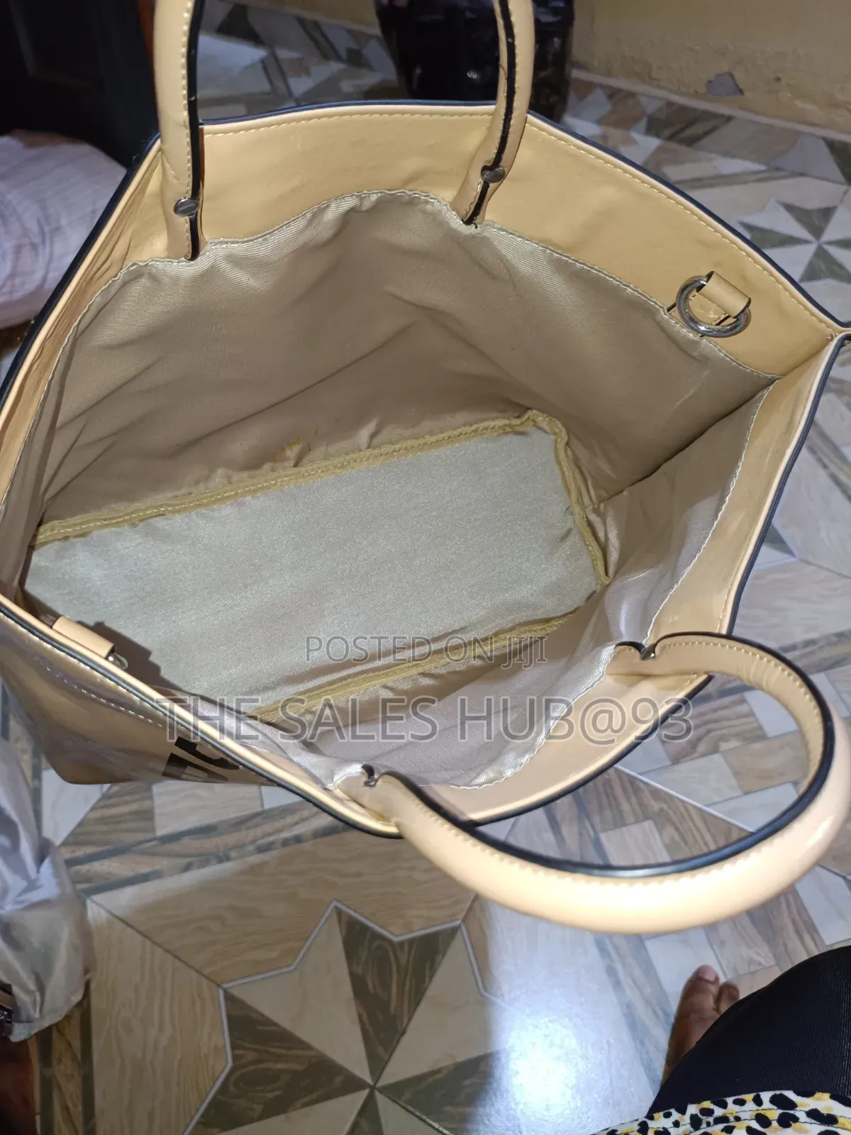 Ladies Thrift Handbag