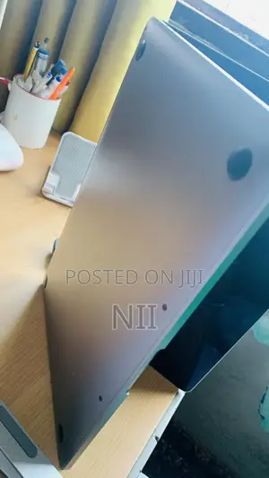Laptop Apple MacBook Pro 8GB Apple M1 SSD 256GB