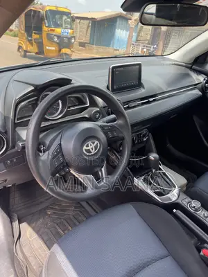 Toyota Yaris iA 1.5 FWD 2017 Silver