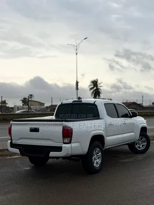 Toyota Tacoma 2018 White