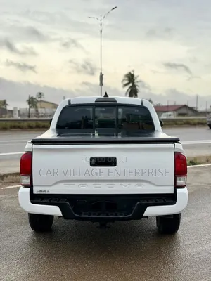 Toyota Tacoma 2018 White