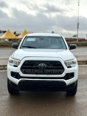 Toyota Tacoma 2018 White