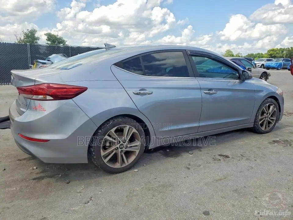 Hyundai Elantra Limited 2018 Silver