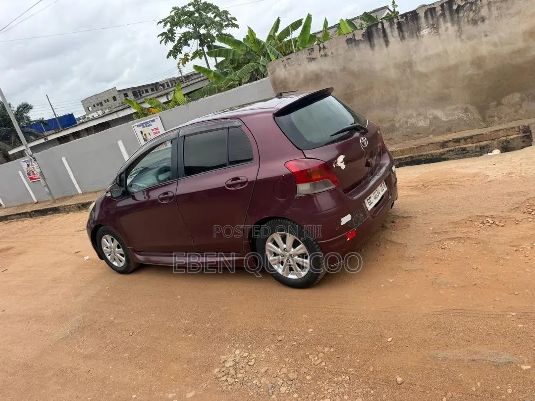 Toyota Vitz 2010 Burgundy
