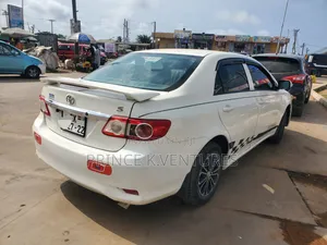 Toyota Corolla S 5-Speed 2013 White