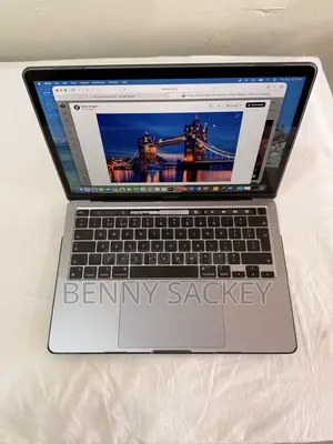 Laptop Apple MacBook Pro 2022 M2 8GB Apple M2 SSD 256GB