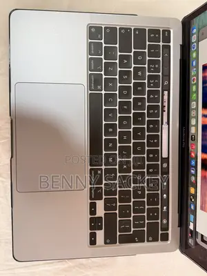 Laptop Apple MacBook Pro 2022 M2 8GB Apple M2 SSD 256GB